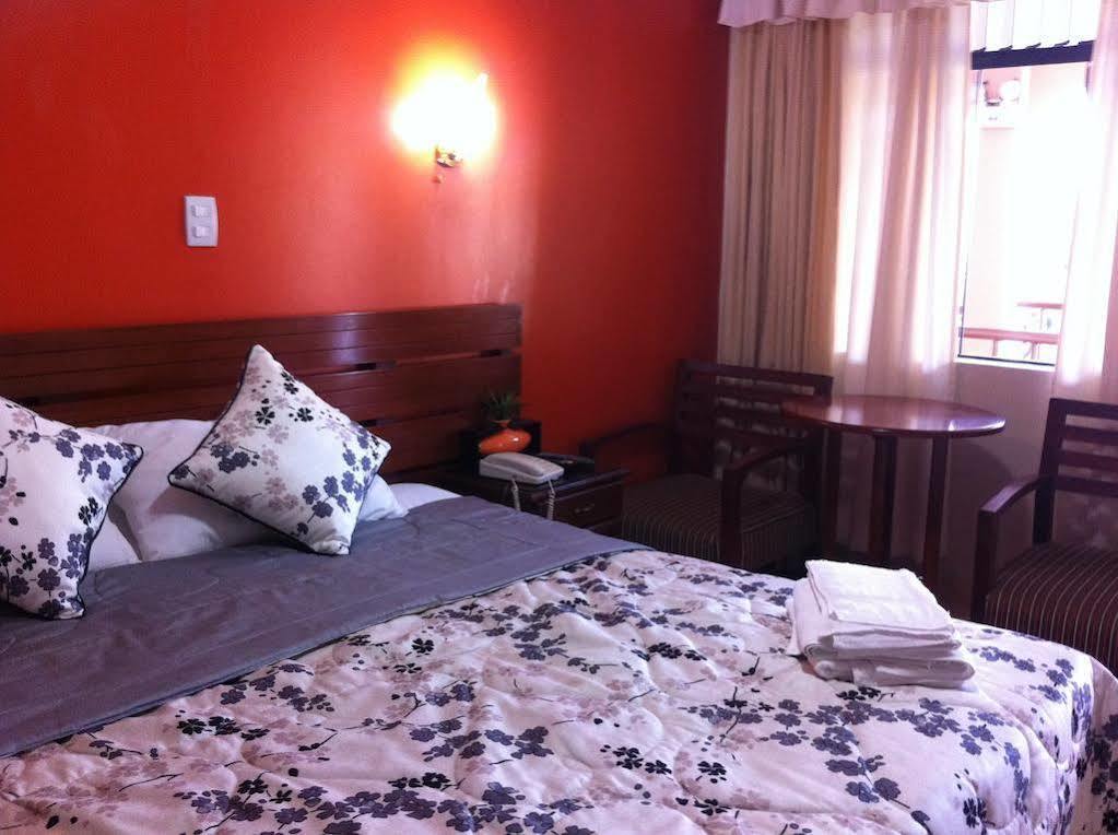 Hotel Villa De Valverde Ica Bagian luar foto